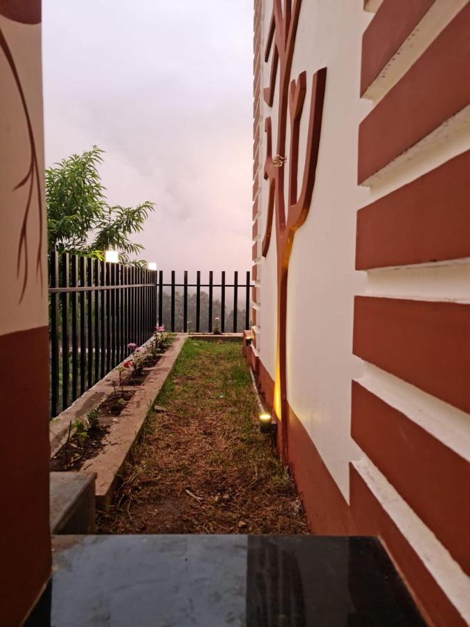 Sky Sketch Villa Kodaikanal Eksteriør billede