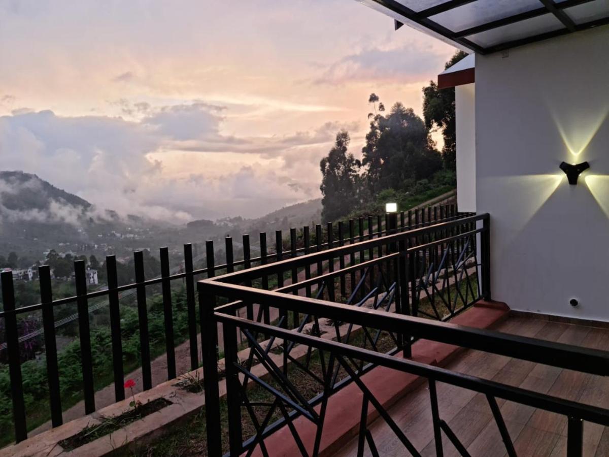 Sky Sketch Villa Kodaikanal Eksteriør billede